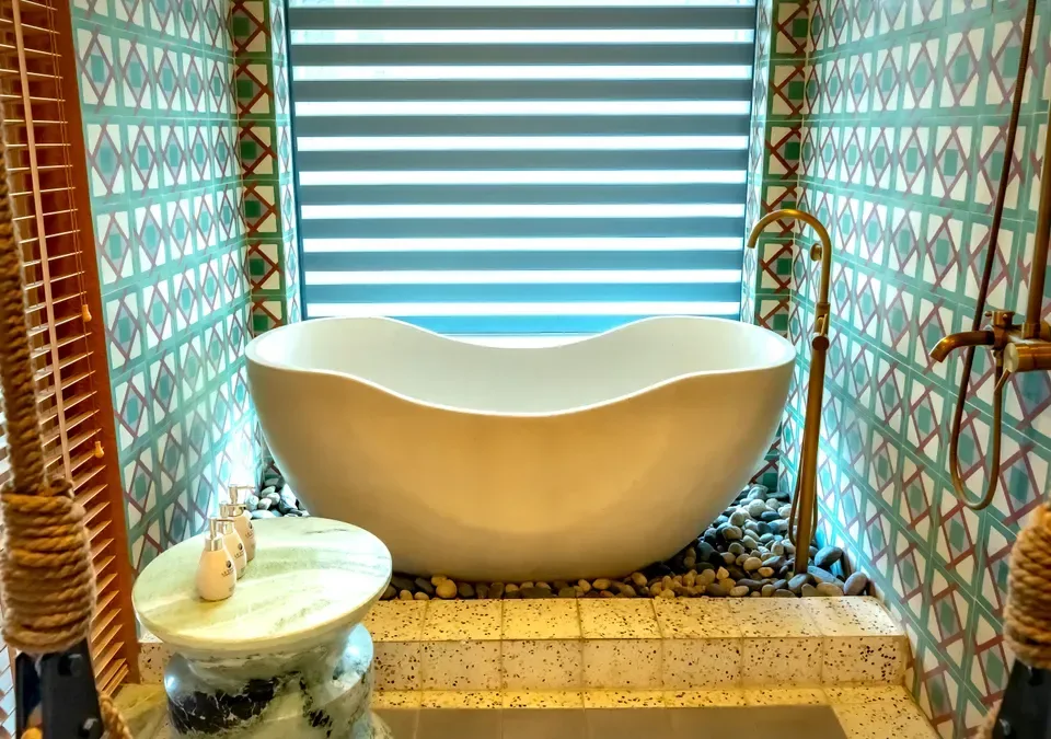 Standard tub size choices for unique home styles